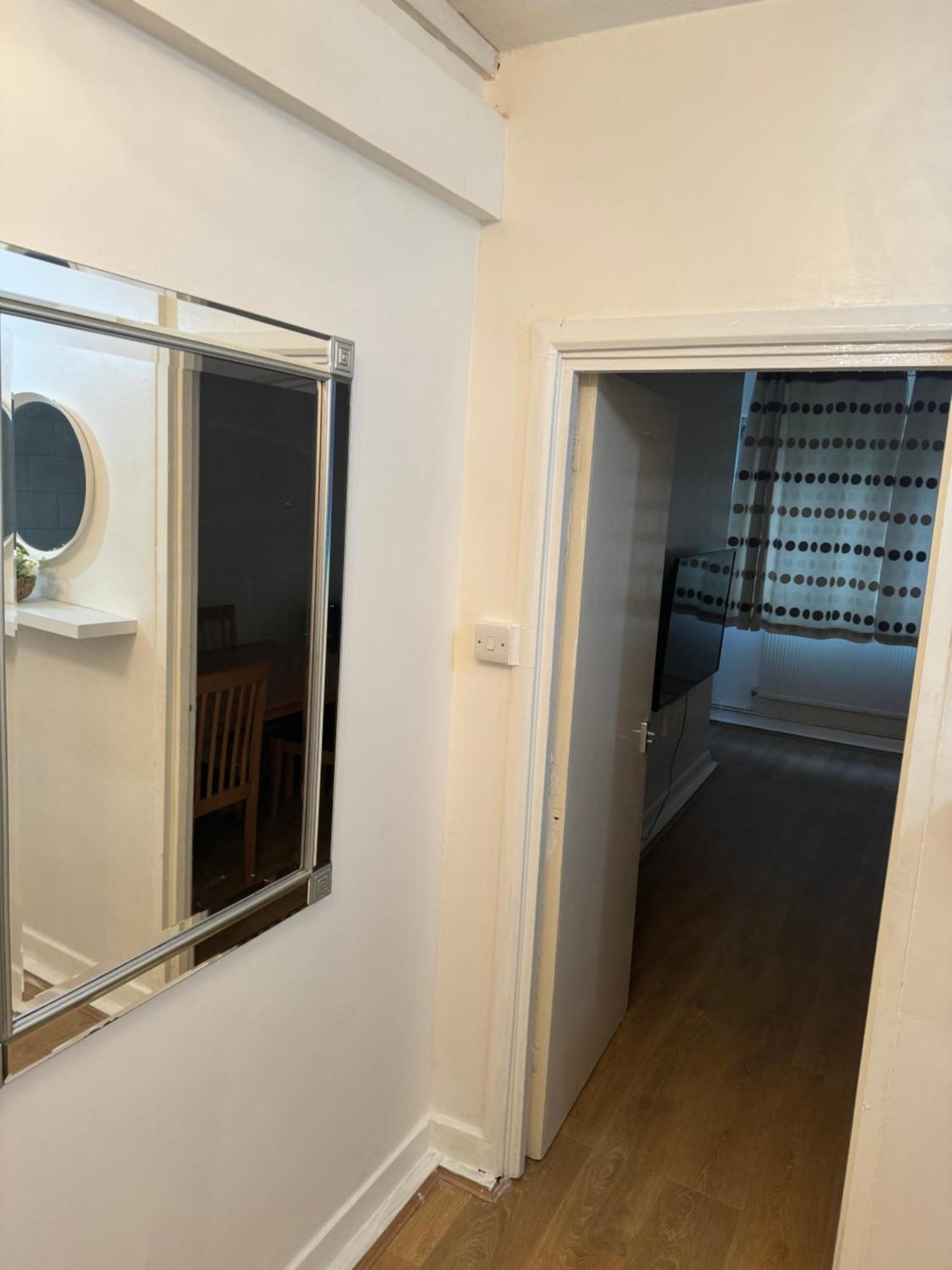 One Bedroom Apartment In Tower Bridge Road ロンドン エクステリア 写真