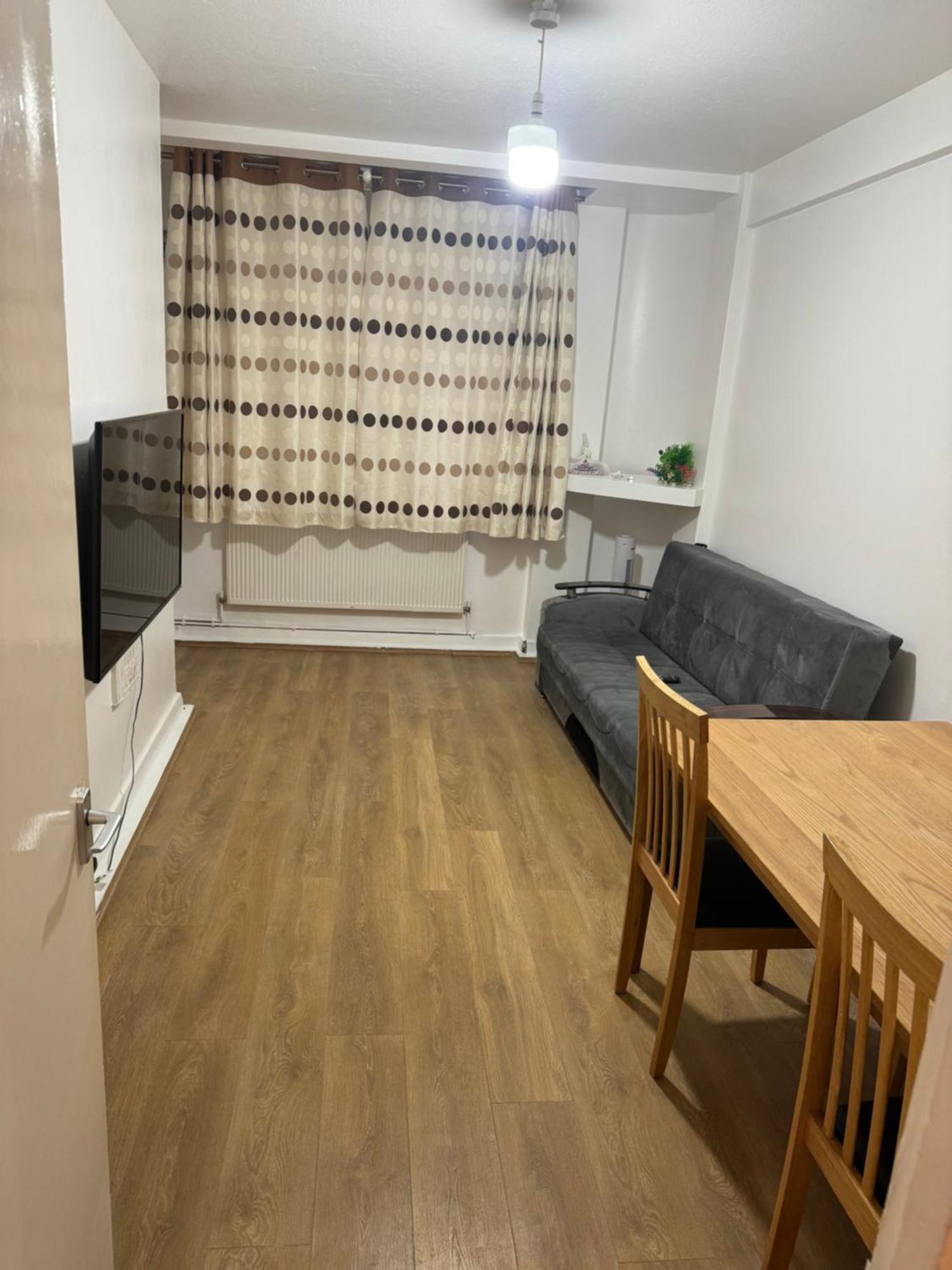 One Bedroom Apartment In Tower Bridge Road ロンドン エクステリア 写真