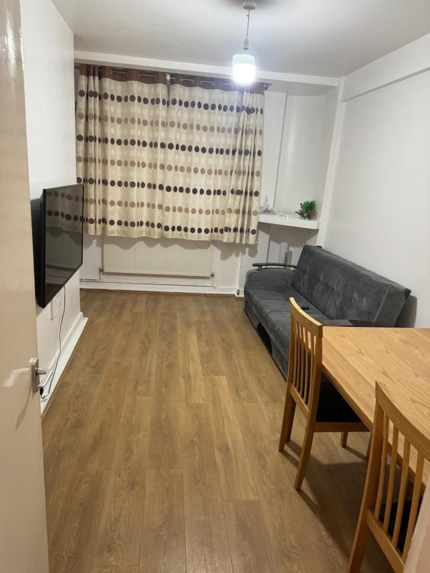 One Bedroom Apartment In Tower Bridge Road ロンドン エクステリア 写真