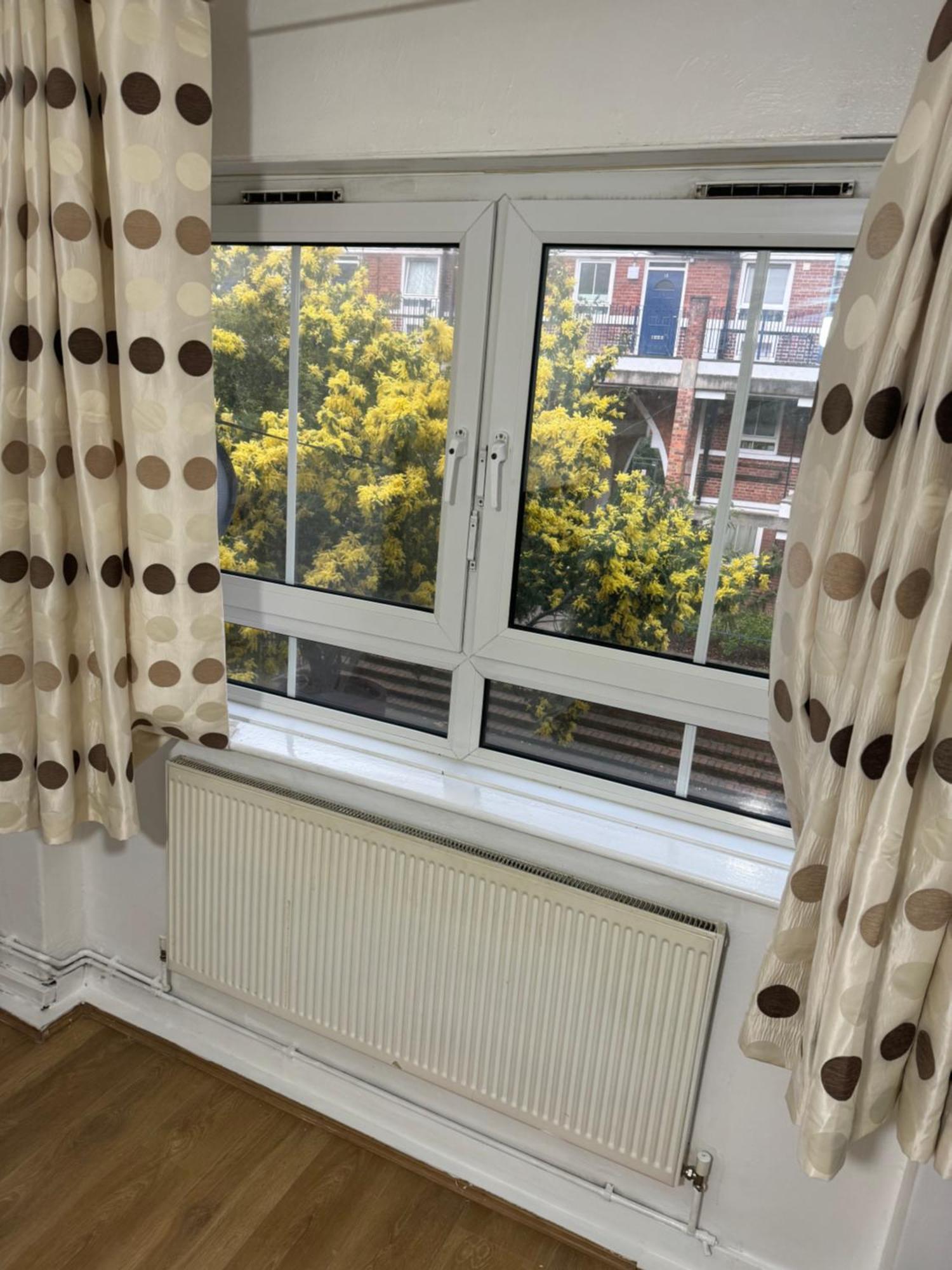One Bedroom Apartment In Tower Bridge Road ロンドン エクステリア 写真