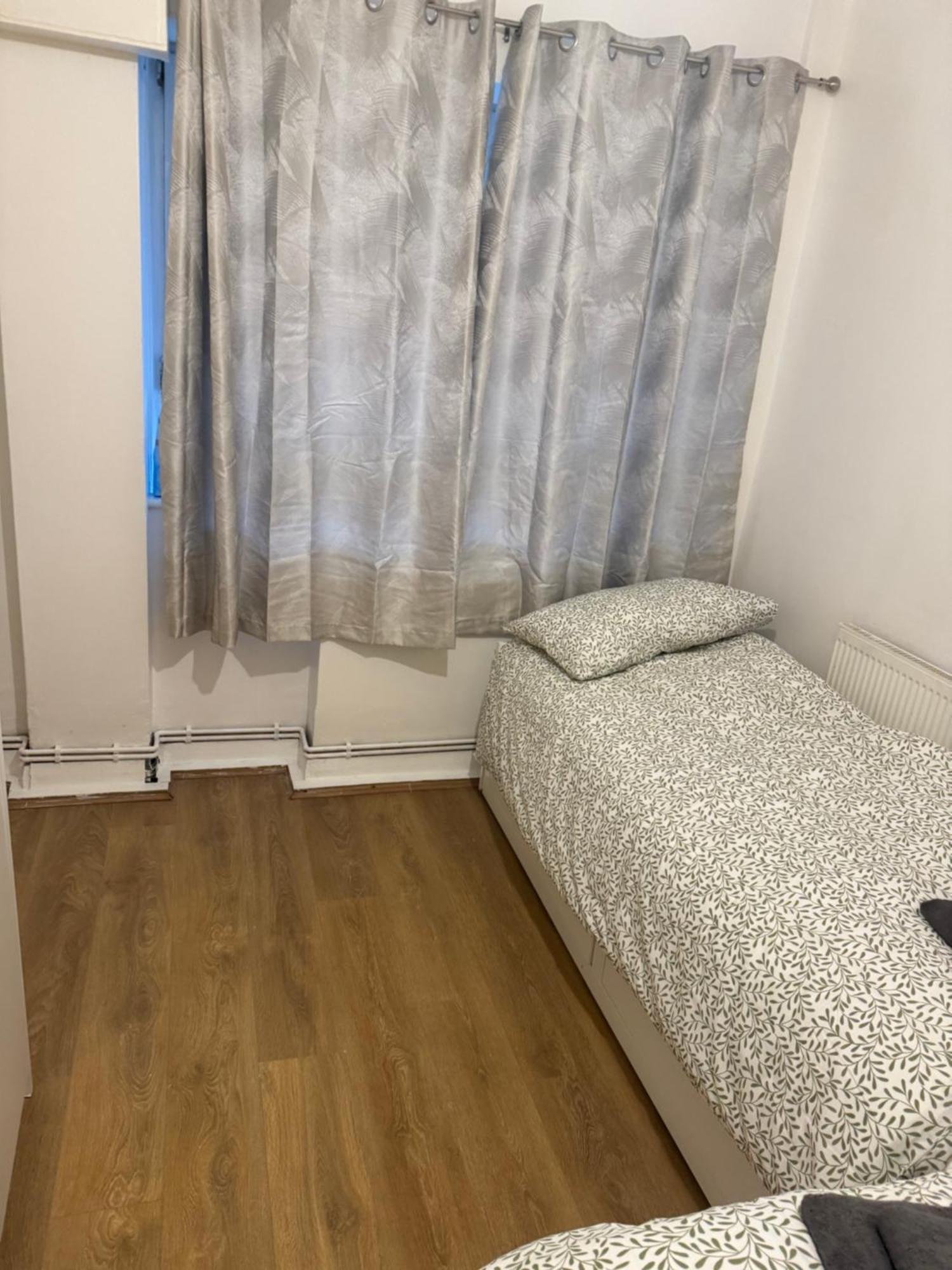 One Bedroom Apartment In Tower Bridge Road ロンドン エクステリア 写真
